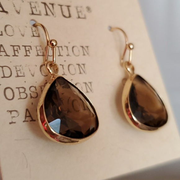 Smoky Translucent Earrings - Picture 3 of 3